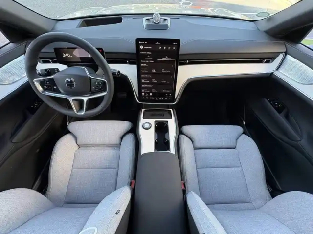 Volvo Ex90 twin performance awd 517 ch 1edt — photo 23