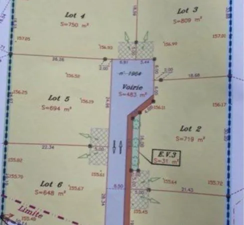 Terrain de 750 M2 à senouillac Constrtructible