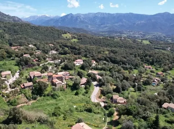 Terrain à bâtir 1350 m²