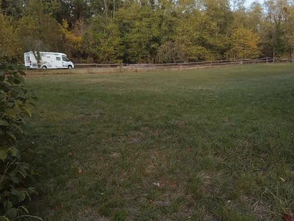 Vends. Terrain a bâtir. Parcelle. De 7400 m2