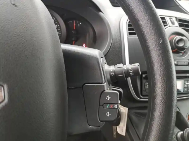 Renault Kangoo blue dci 80 — photo 30