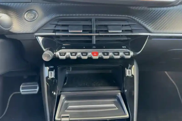 Peugeot 208 hybrid 100 e-dcs6 — photo 20