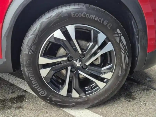 Peugeot 2008 1.2 puretech 100ch s&amp;s allure — photo 10