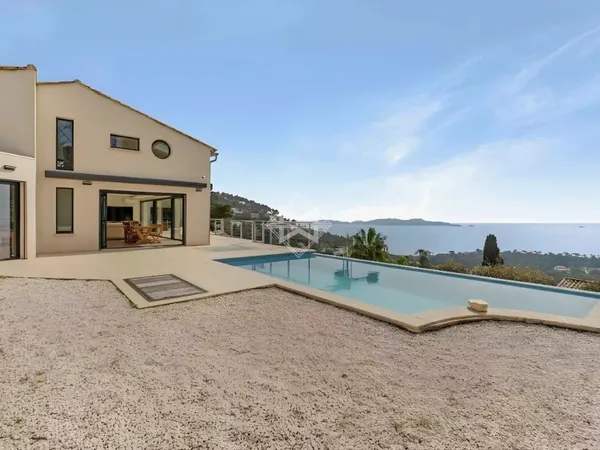 Villa contemporaine avec vue mer panoramique