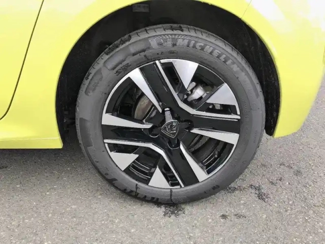 Peugeot 208 puretech 100 s&amp;s bvm6 — photo 13