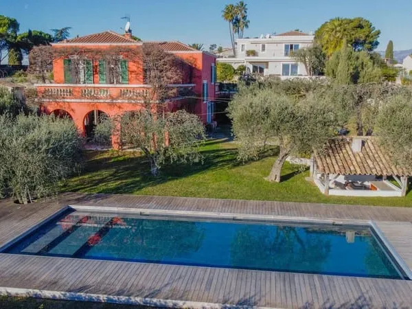 Villa 6 pièces 263 m²