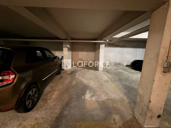 Parking 12 m²