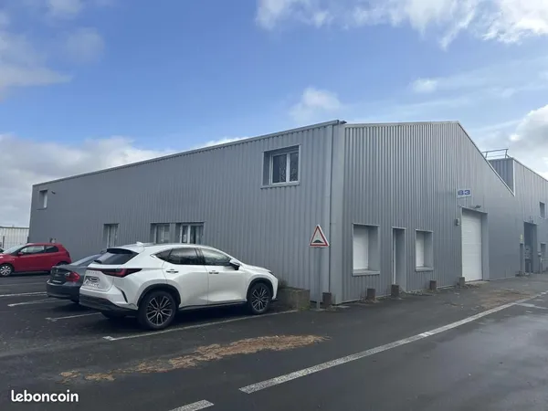 Local d'activité 563 m²