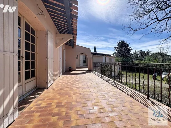Maison 10 pièces 151 m²