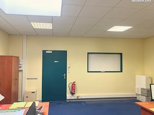 Bureaux 65 m²