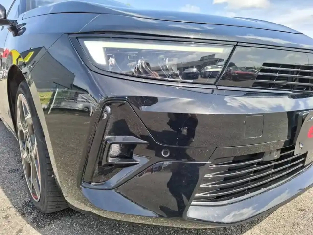 Opel Astra hybrid 180 ch bva8 — photo 12