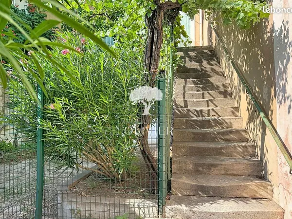 Maison 6 pièces 332 m²