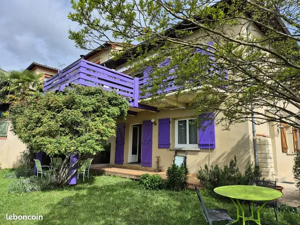 Maison avec jardin et superbe vue