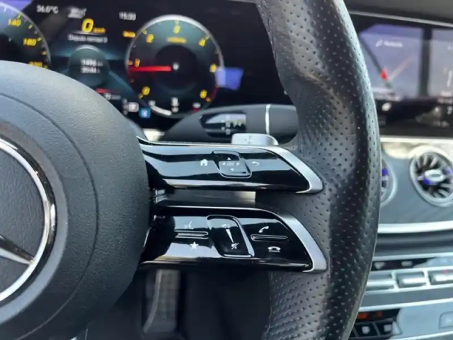 Mercedes Cla sse e 220 d amg line cabrio — photo 14