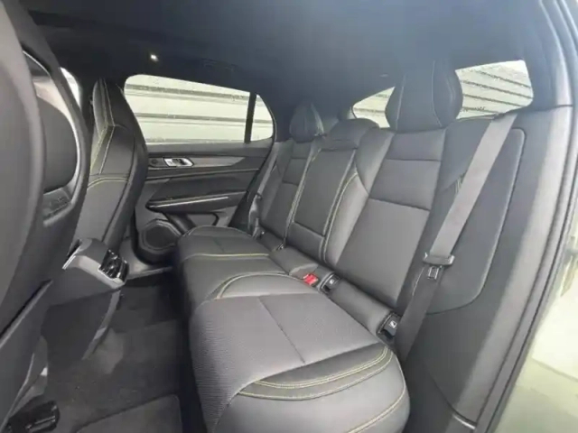 Lynk&Amp;Co 01 1.5 phev 276ch more 3dht pro — photo 8