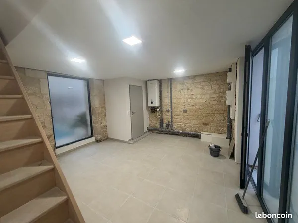 APPARTEMENT MEUBLÉ À LOUER - P2 de 40 m² + cellier de 20m2 en centre ville proche commodités