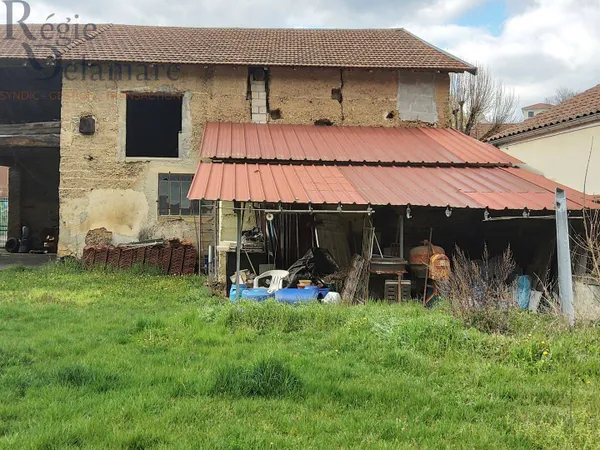 Local d’activité et entrepôt Vente Artas   99000€