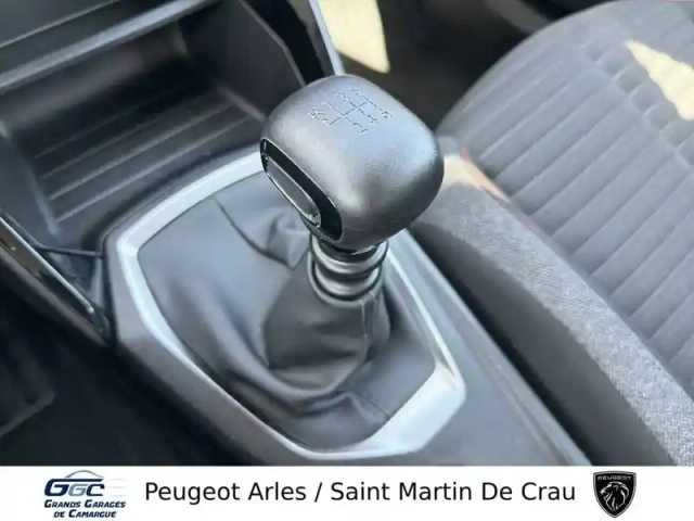 Peugeot 2008 puretech 130 s&amp;s bvm6 — photo 14