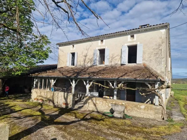 Ferme de charme à rénover avec un énorme potentiel