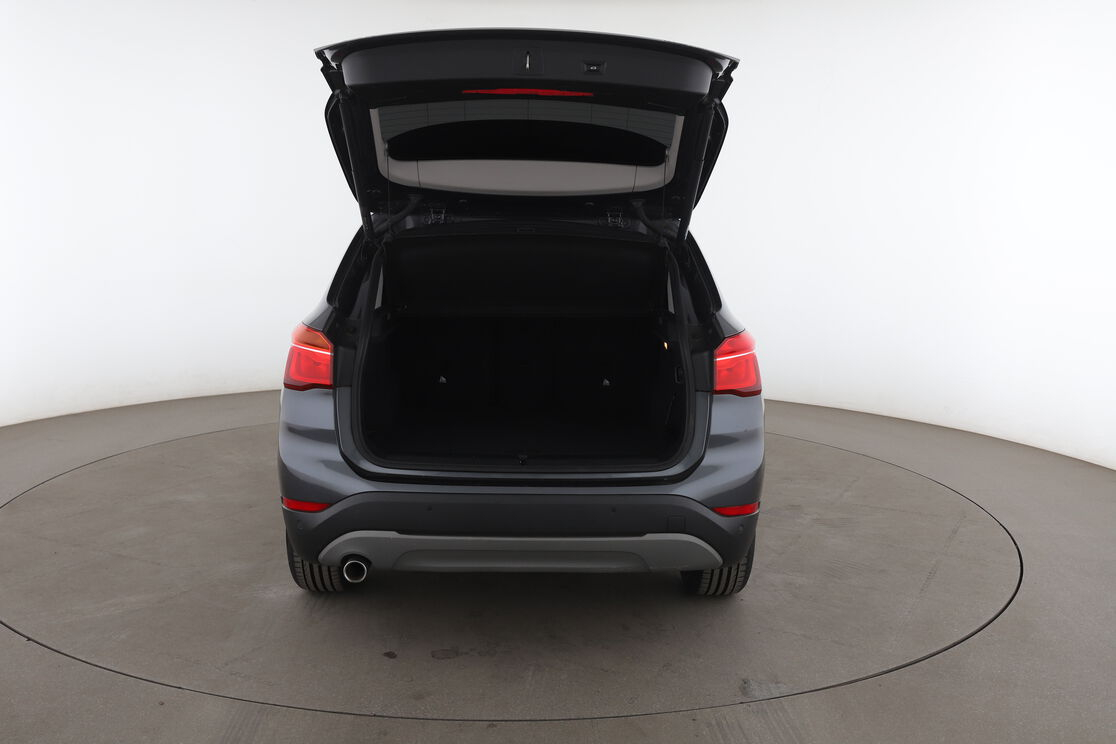 BMW X1 sDrive16d Business Design DKG7 — photo 15