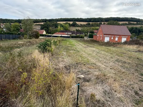 Terrain constructible 14km de sens89