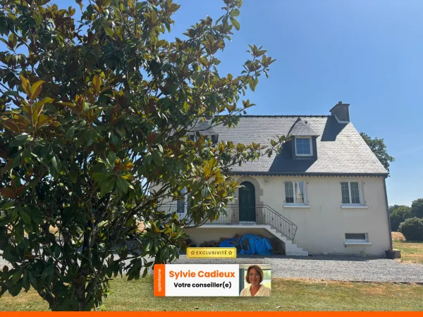 Exclusivité - Maison familiale 4 chambres au calme avec beau terrain et potentiel d'évolution - Bain
