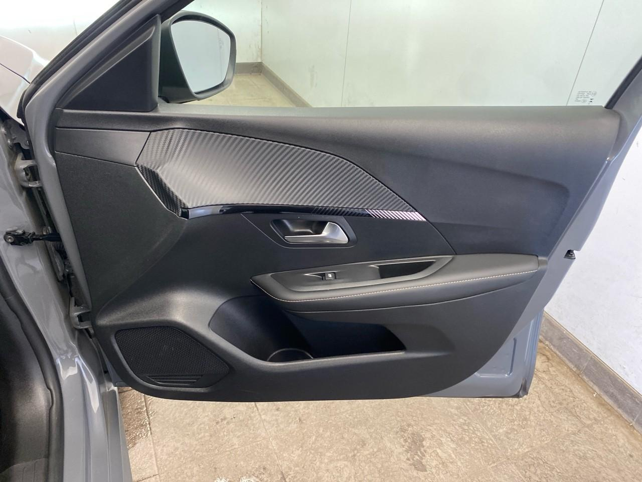 Peugeot 208 100 s&s bvm6 allure — photo 25
