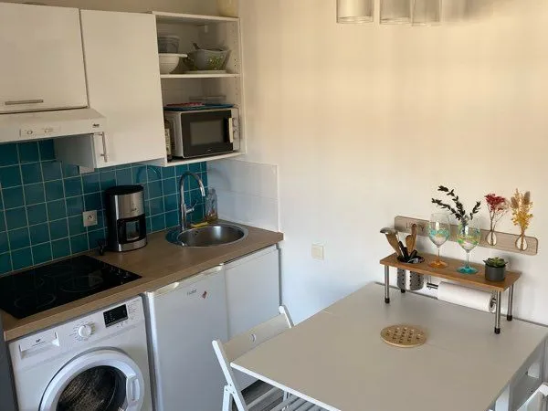 Appartement 2 pièces meublé Cannes la Bocca bail étudiant ou 12 mois