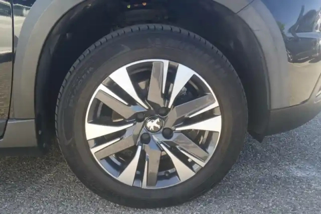 Peugeot 2008 1.2 puretech 110ch s&amp;s bvm5 — photo 15