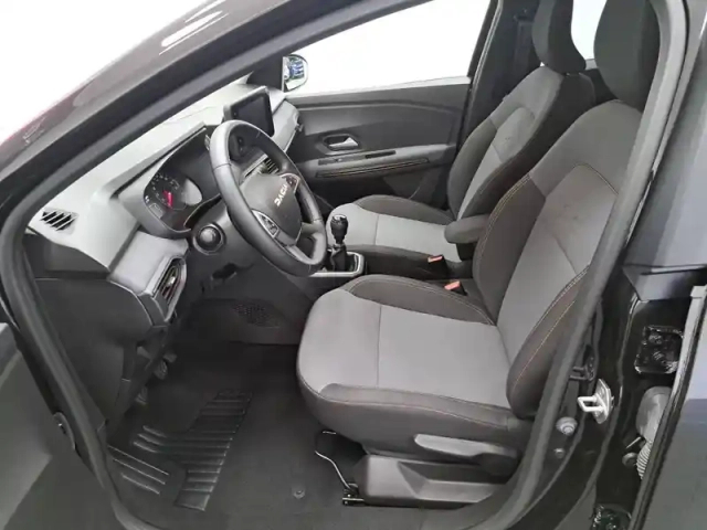 Dacia Jogger tce 110 7 places gsr2 — photo 29