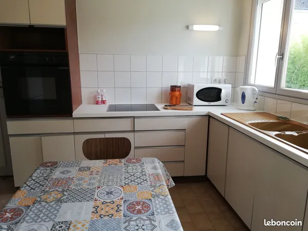 Loue chambre meublée