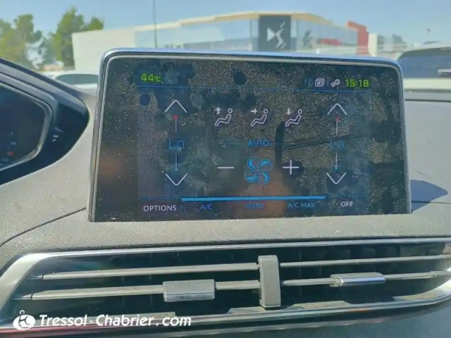 Peugeot 3008 hybrid4 300 e-eat8 gt line — photo 11