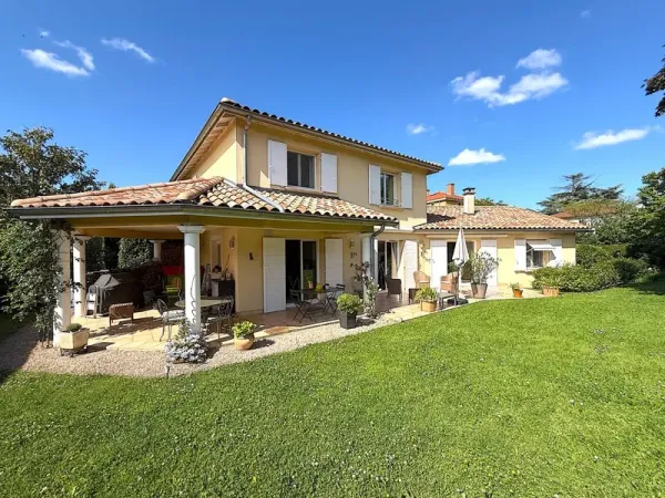 Maison 6 pièces 228 m²