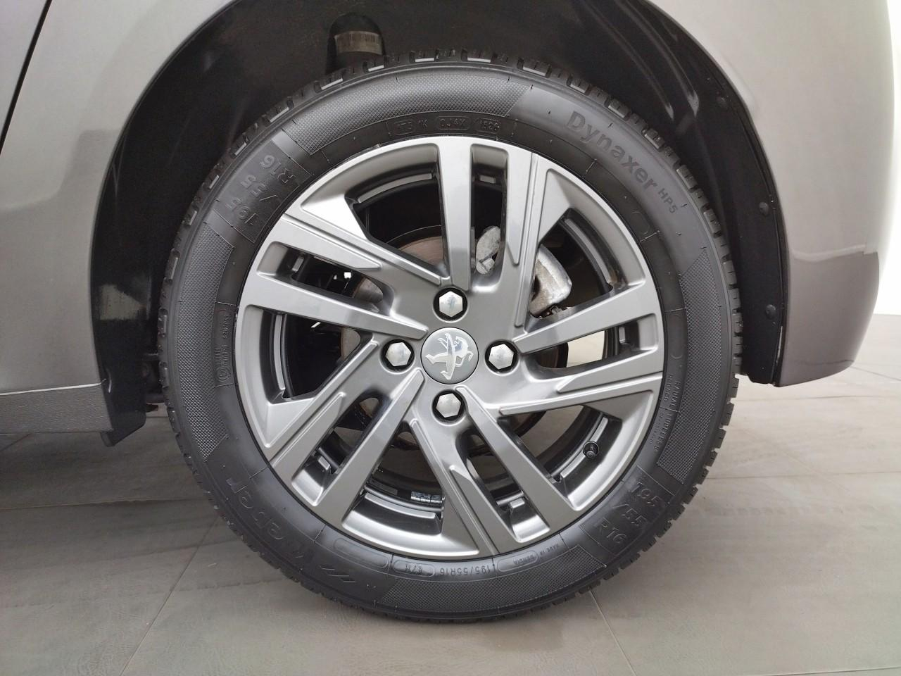 Peugeot 208 puretech 100 s&s bvm6 style — photo 16