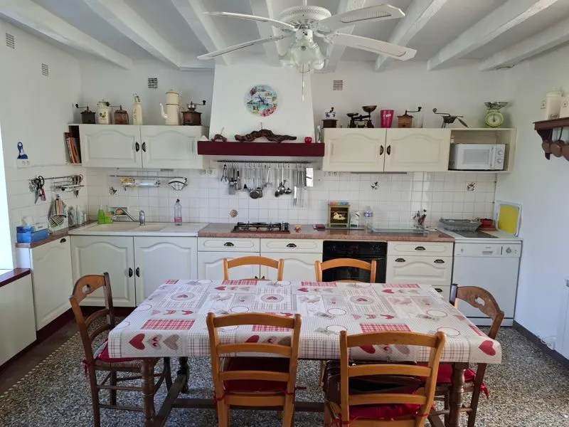 Photo 8