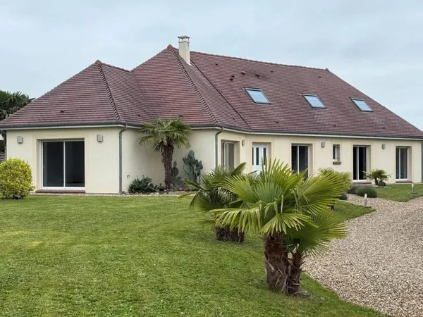 Maison 10 pièces 243 m²
