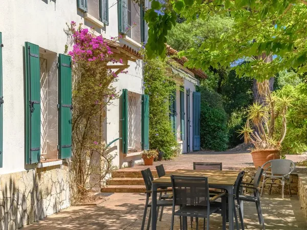 Villa 10 pièces 262 m²