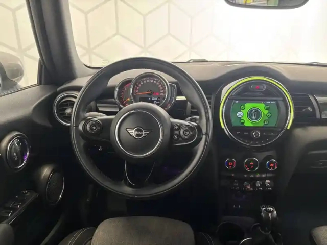 Mini Mini cabriolet cooper 136 ch — photo 12