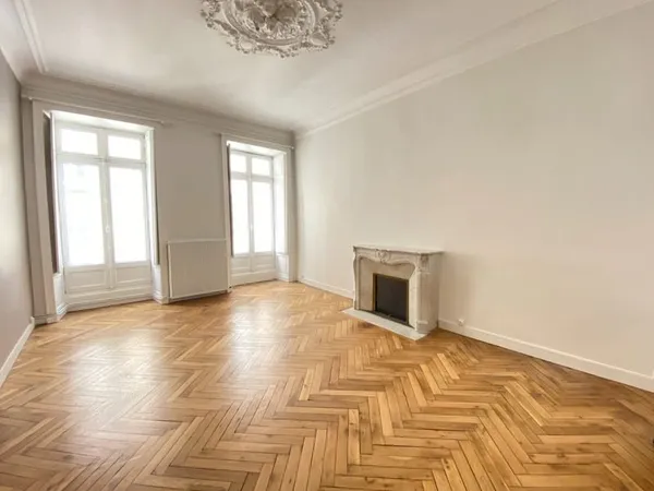 Coeur historique de Nantes - bau T4 de 82m2