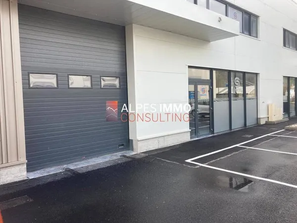 Local d'activité 416 m²