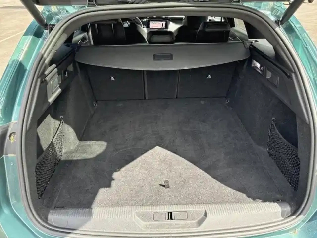 Peugeot 308 sw phev 225 e-eat8 gt — photo 8