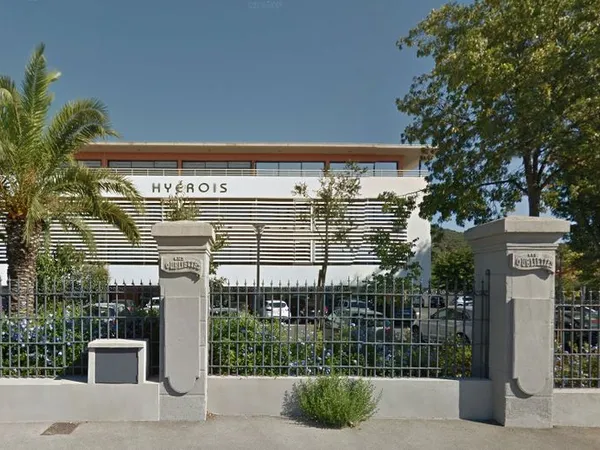 Local commercial 64 m² Hyères