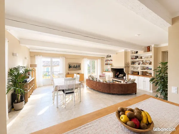 Coeur de village - Appartement 126m2 + garage 70m2