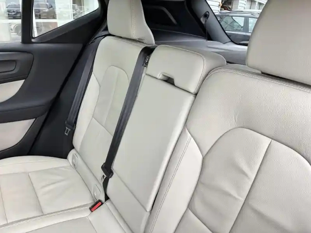Volvo Xc40 t4 recharge 129+82 ch dct7 — photo 34