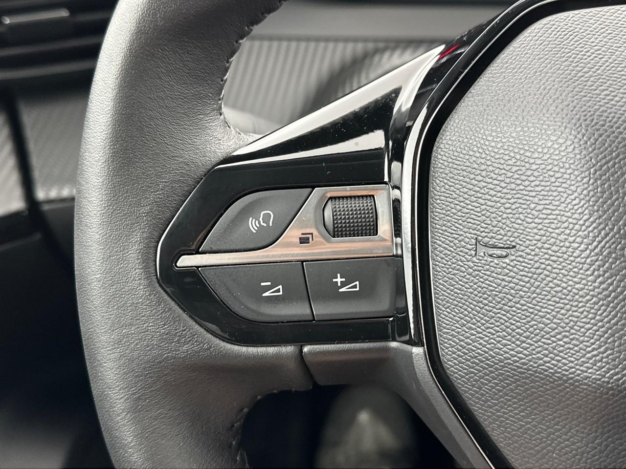 Peugeot 2008 puretech 100 s&s bvm6 allure — photo 20