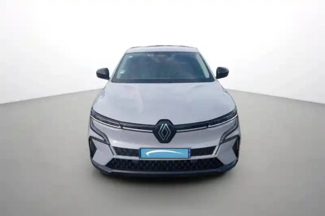 Renault Megane e-tech ev40 130ch standard charge — photo 2