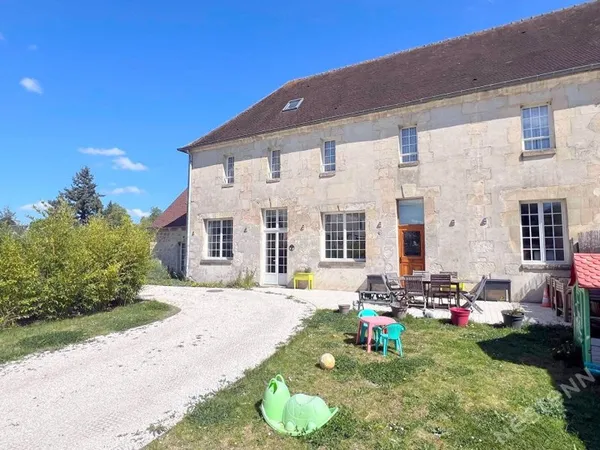 Maison 10 pièces 270 m²