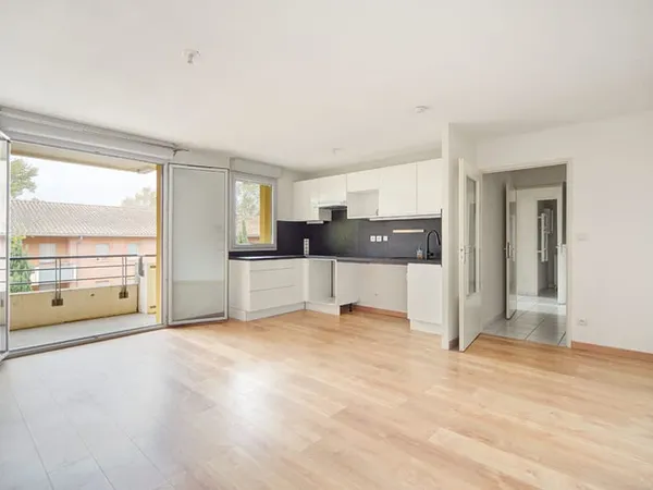 TOULOUSE 31200 - T3 avec balcon, piscine et ascenseur !