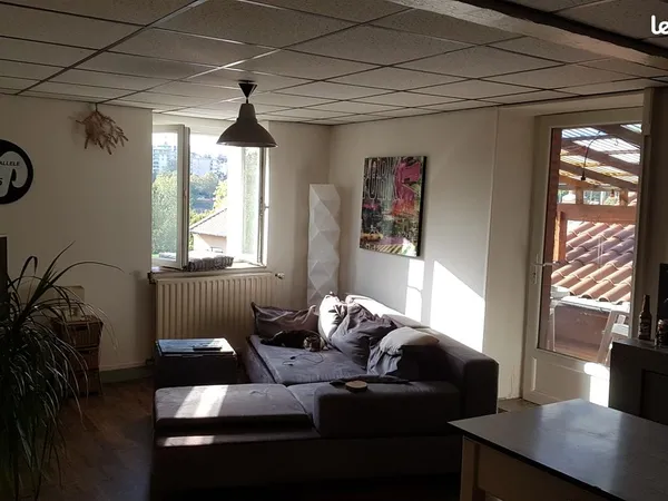 F2 bis 52m2+Terrasse rue Babylone proche Chenieux