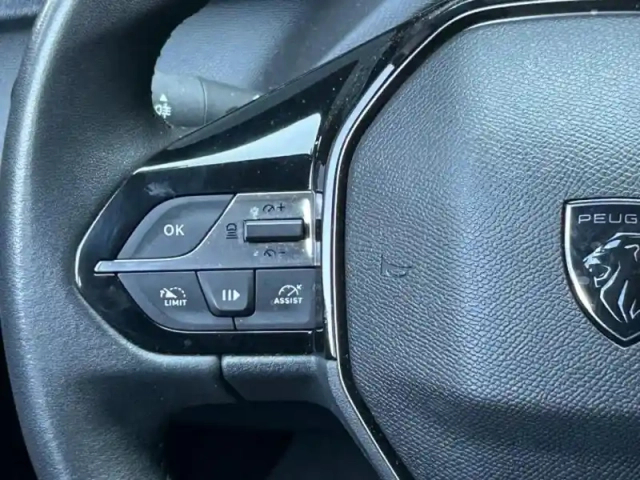 Peugeot 308 sw 1.2 puretech 130ch s&amp;s allure — photo 12